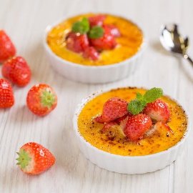Crème brûlée z jagodami in meto Crème brûlée z jagodami in meto