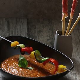 Tradicionalni španski gazpačo (Gaspacho Andaluz) Tradicionalni španski gazpačo (Gaspacho Andaluz)