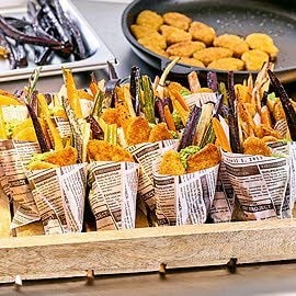 NoChicken Nuggets z grahovim pirejem in pečeno zelenjavo